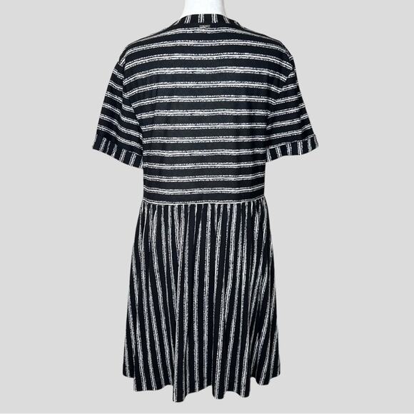 Volcom Pocket Tee T-Shirt Skater Dress Womens Size S Relaxed Striped Black White - Picture 4 of 13